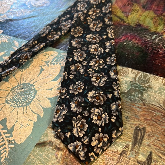 Christian Dior tie - Picture 2 of 10